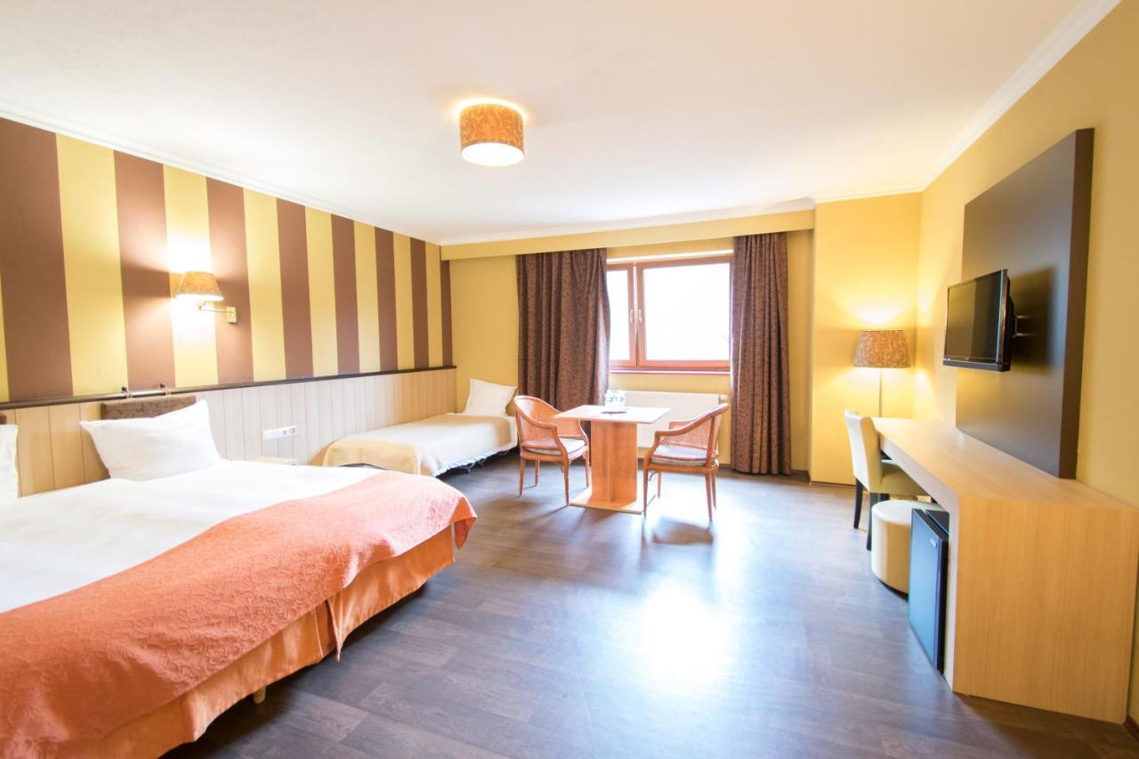 Aux Tanneries De Wiltz Hotell Eksteriør bilde